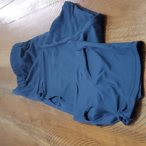 Capris - Picture 4 of 4